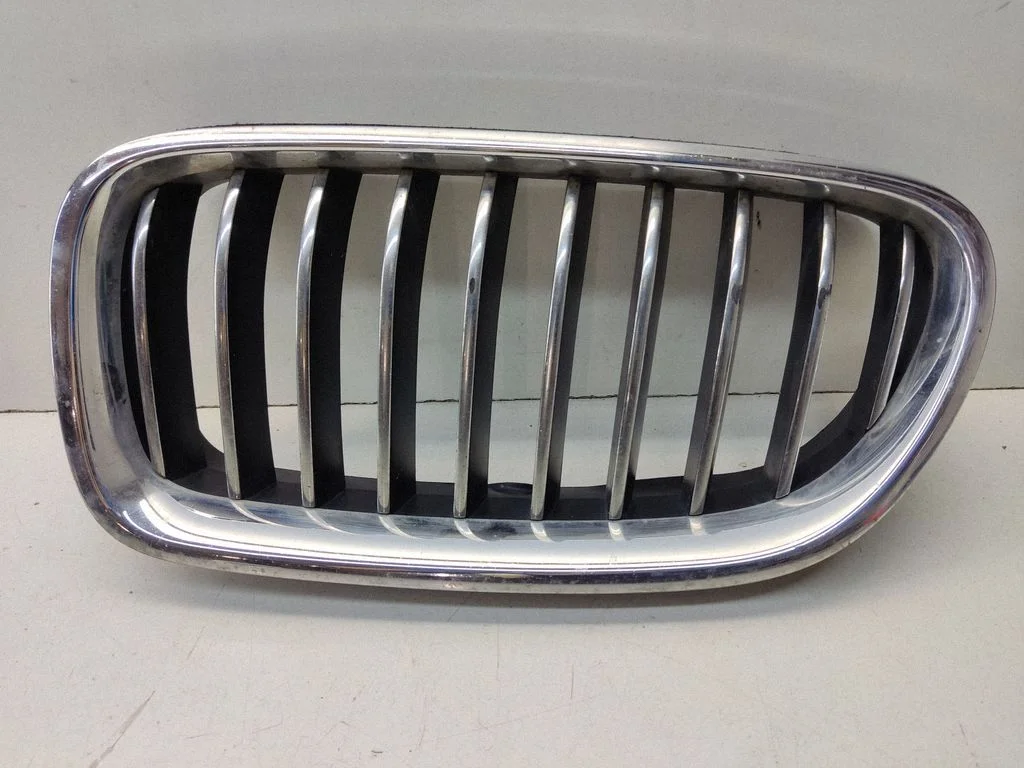 Atrapa górna (grill) – BMW Seria 5 F10 F11 (2009-2016)
