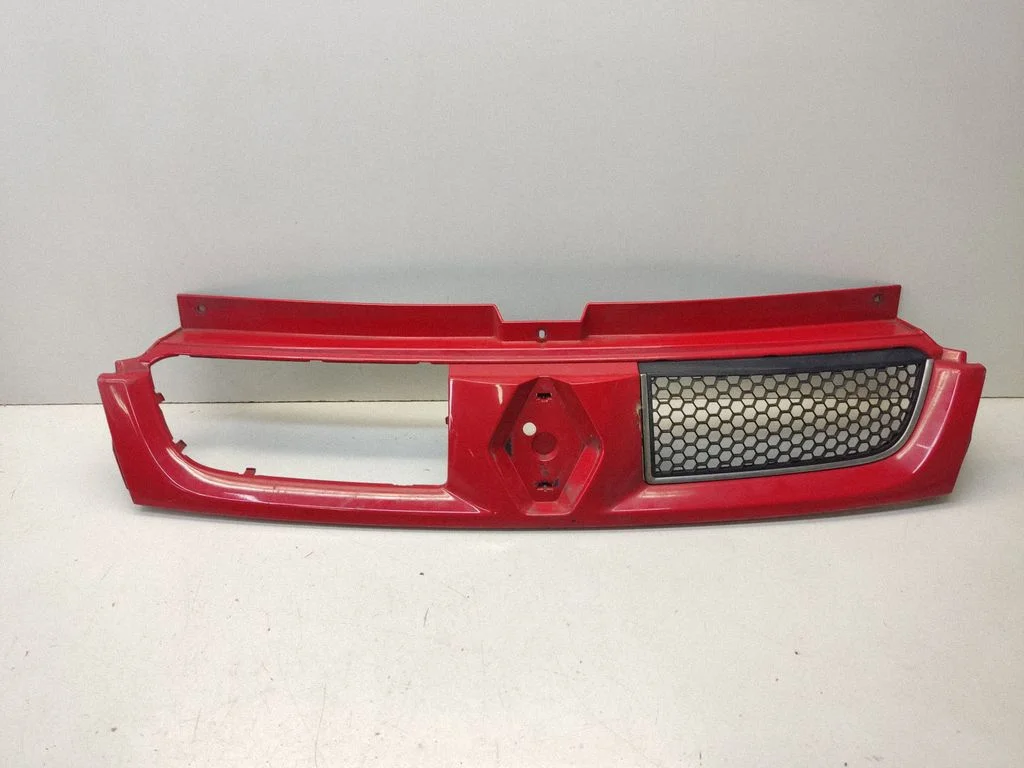 Front bumper upper radiator grill 7700313438