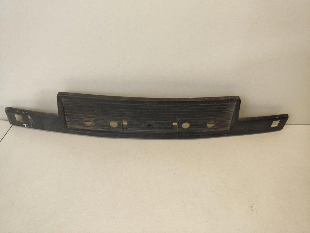 Front bumper splitter molding – BMW 3 Series E30 (1983-1994)