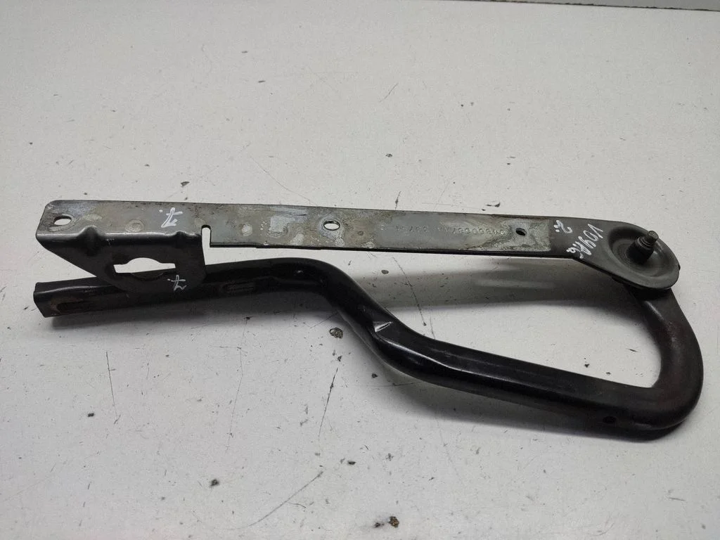Engine bonnet/hood hinges 04860687AA