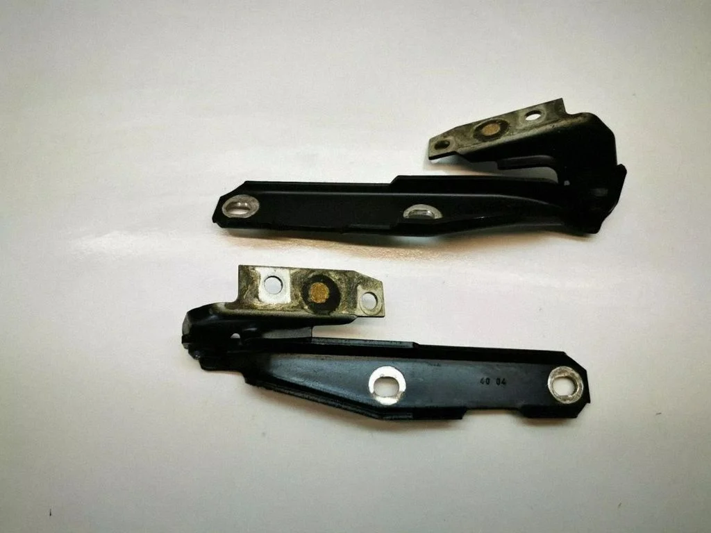 Mootorikapoti hinged 4B0823301D