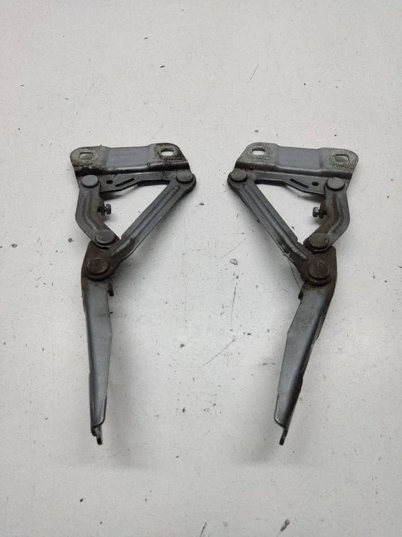 Engine bonnet/hood hinges – Mercedes-Benz ML-Class W164 (2005-2011)