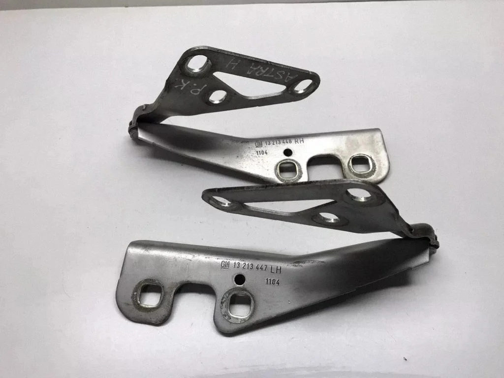 Engine bonnet/hood hinges 13213447