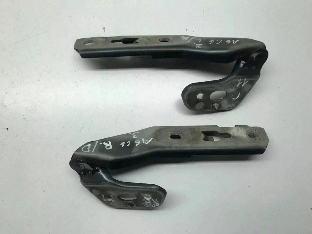 Engine bonnet/hood hinges – Audi A6 Allroad C6 (2006-2011)
