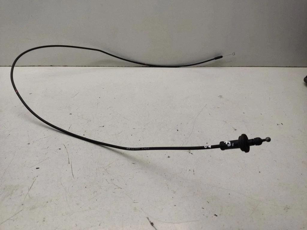 Motora pārsega slēdzenes atvēršanas trose D49006H03
