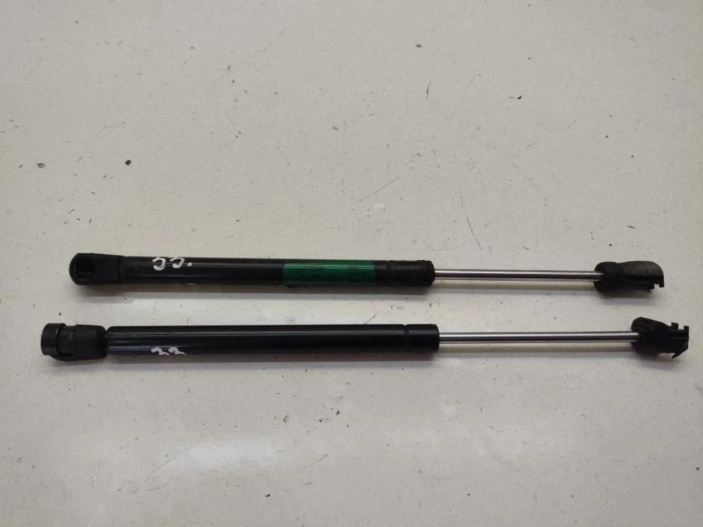 Front bonnet/hood damper/strut 05065278AD
