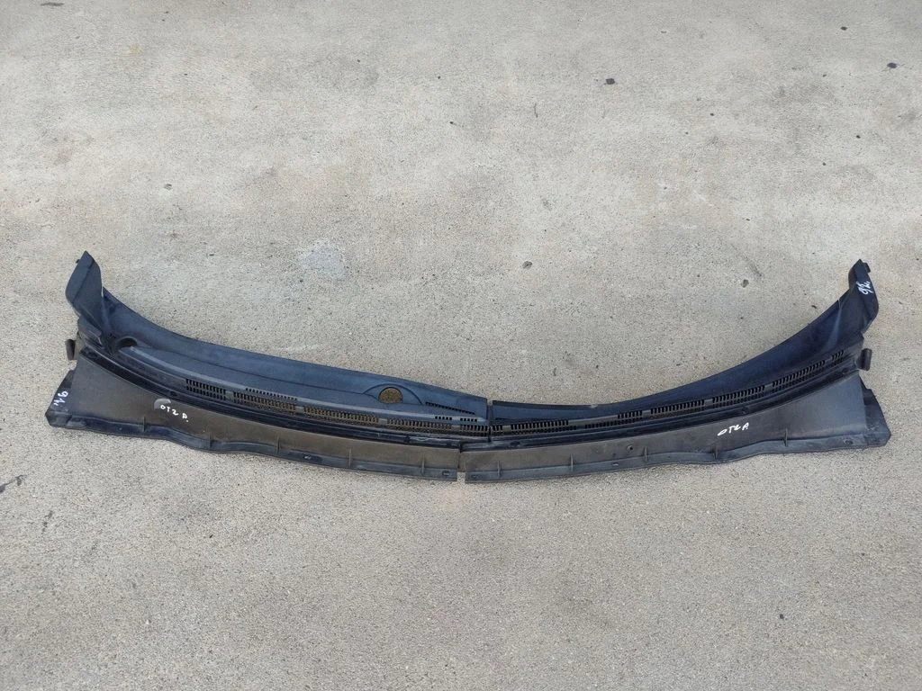 Wiper trim 7405A437441