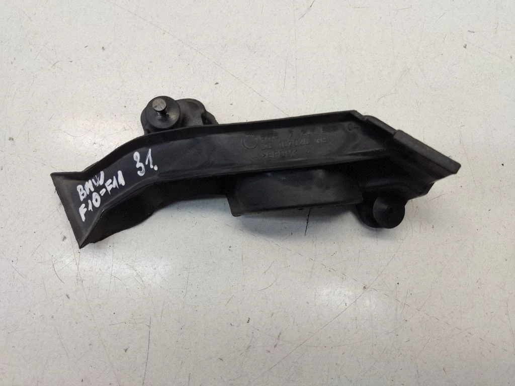 Engine compartment rubber – BMW 5 Series F10 F11 (2009-2016)
