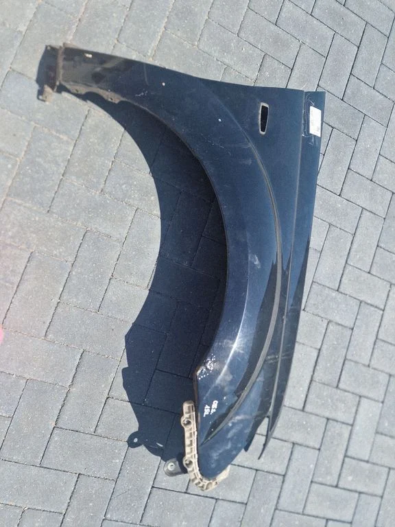 Fender – front right