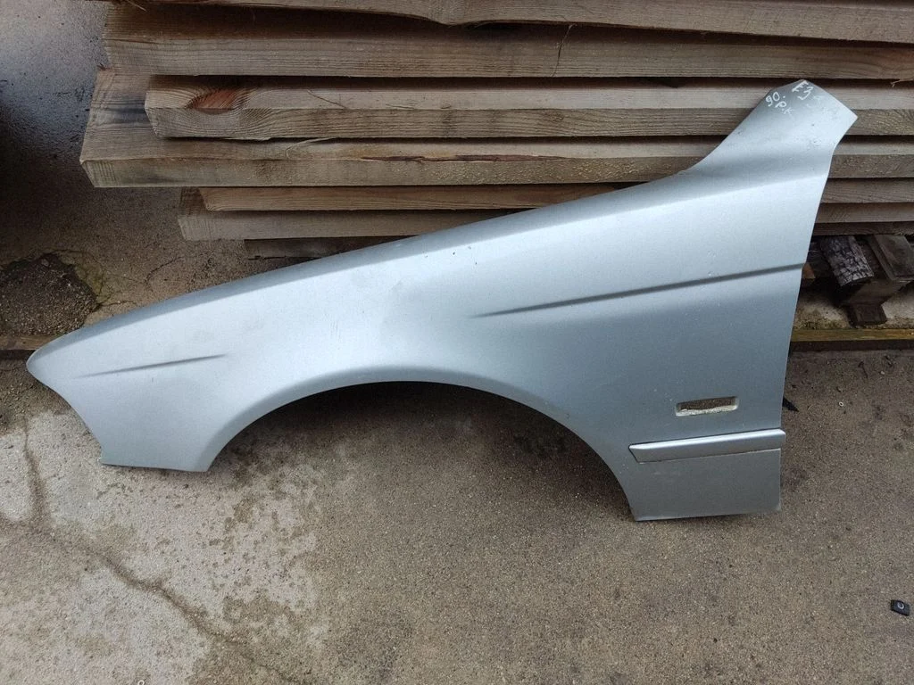 Fender – front left