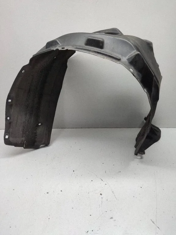 Front wheel arch liner splash guards – Toyota Avensis T220 (2000-2003)