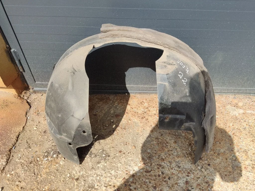 Front wheel arch liner splash guards 05113095AB