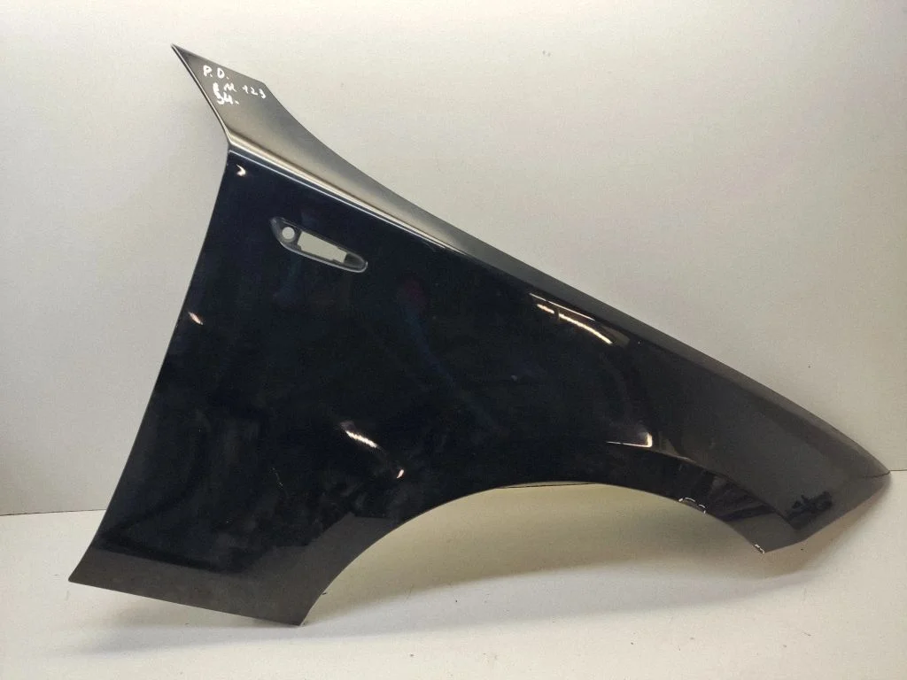 Fender – front right