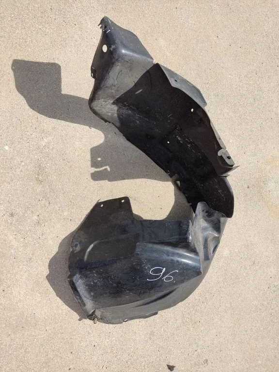 Front wheel arch liner splash guards CLF000020