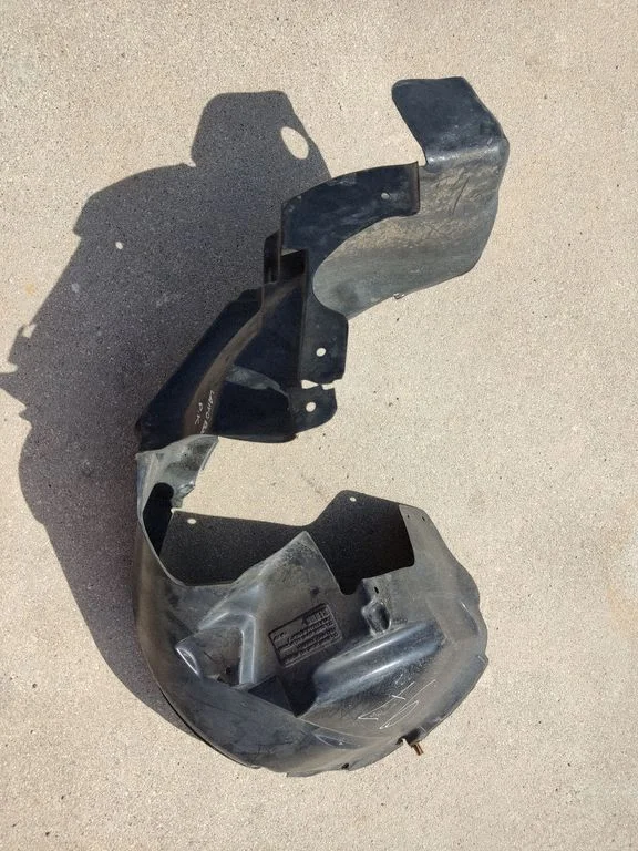 Front wheel arch liner splash guards CLF000020