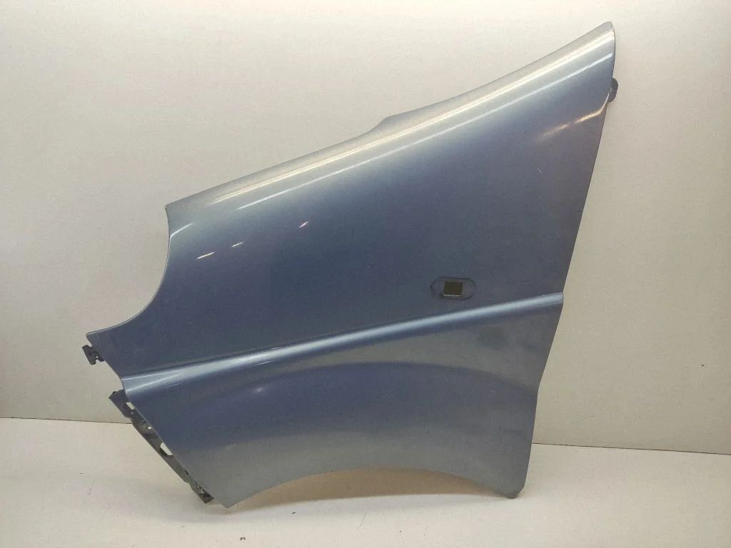 Fender – front left