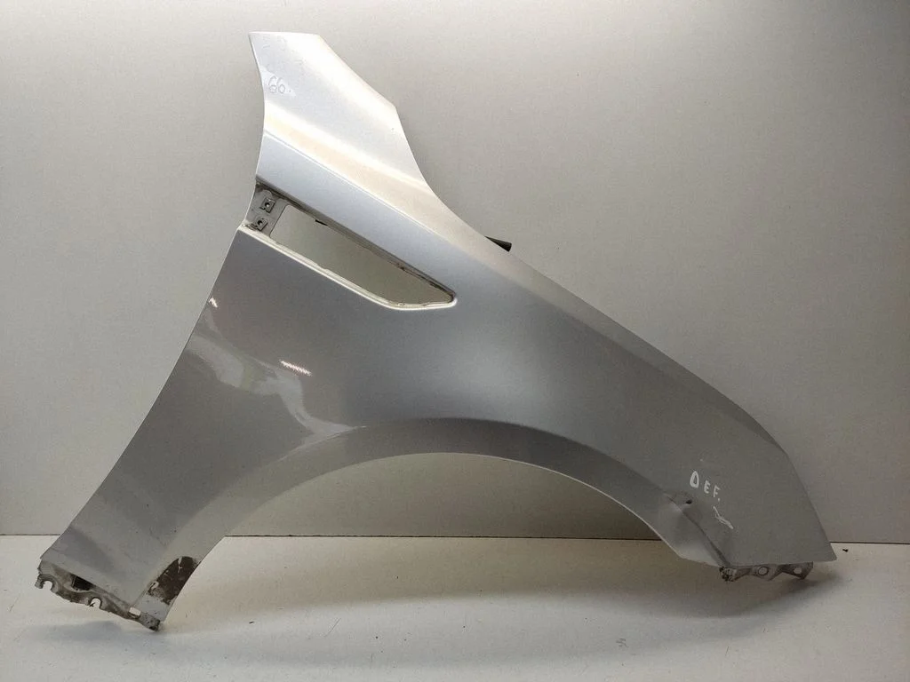Fender – front right