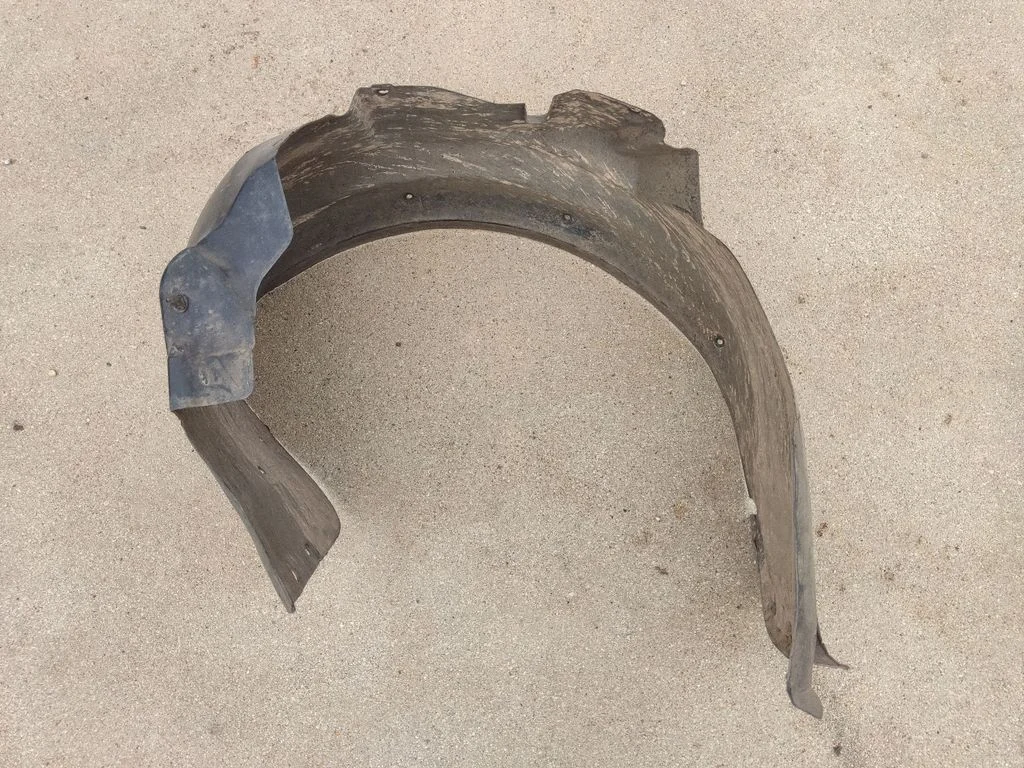 Front wheel arch liner splash guards – front right