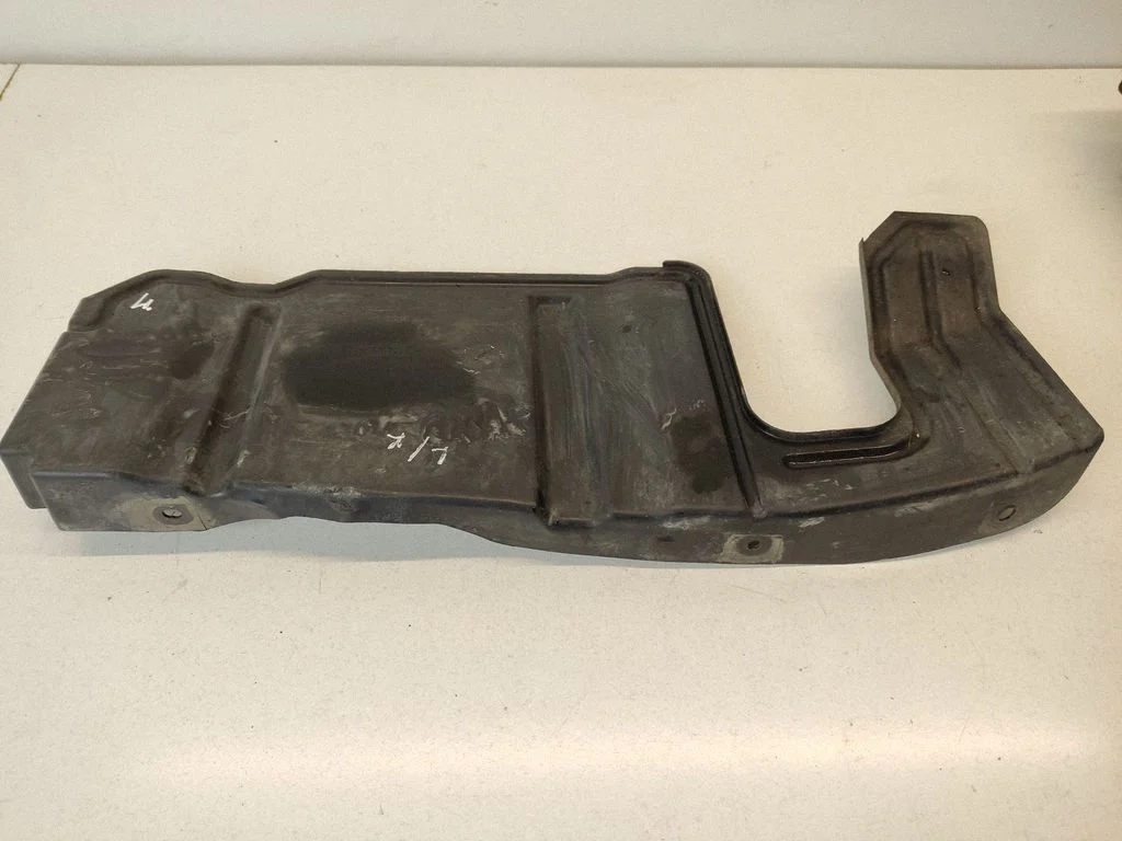 Engine splash shield/under tray – Hyundai Tucson JM (2004-2009)