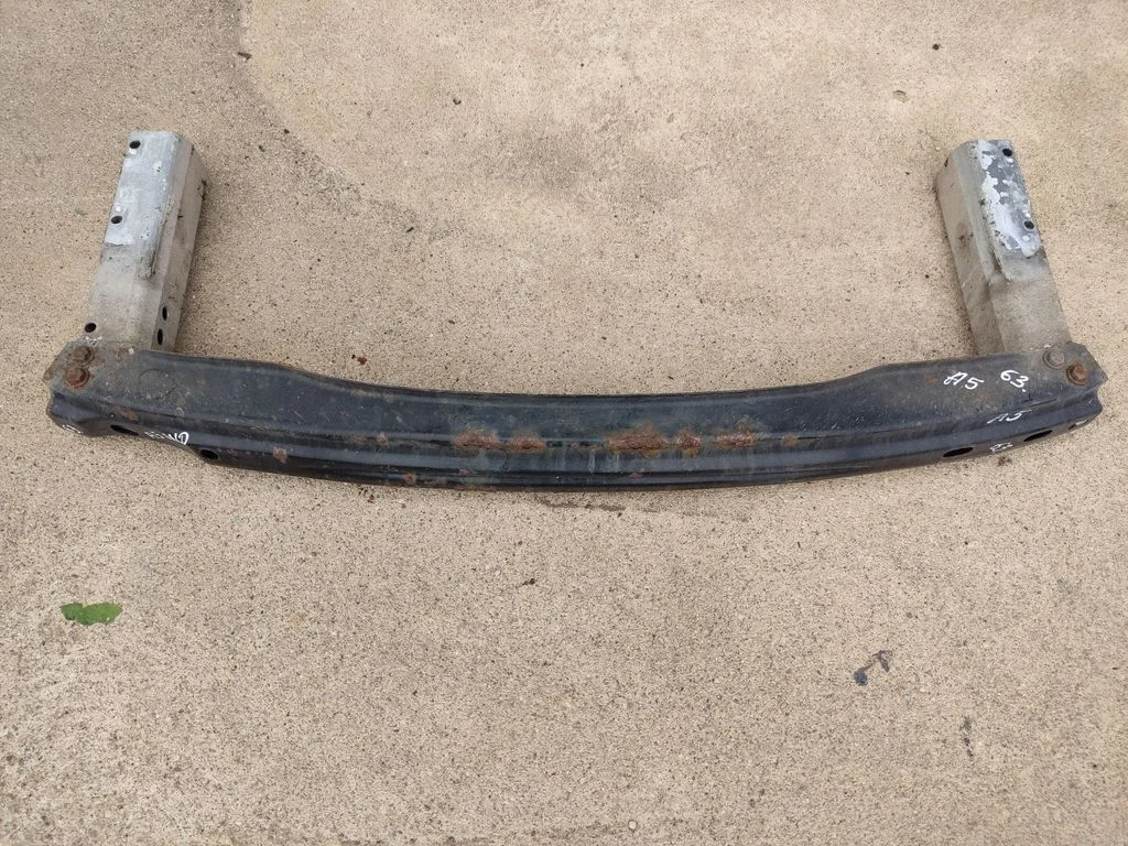 Rear bumper cross member 8T0807332
