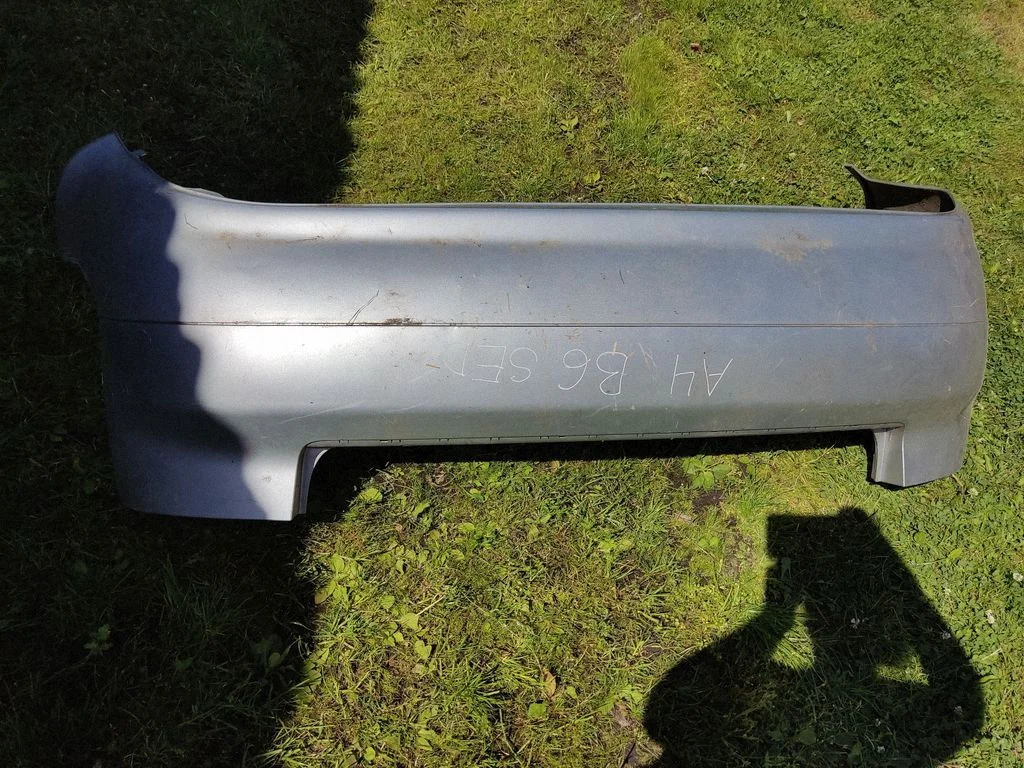 Rear bumper 8E5807511