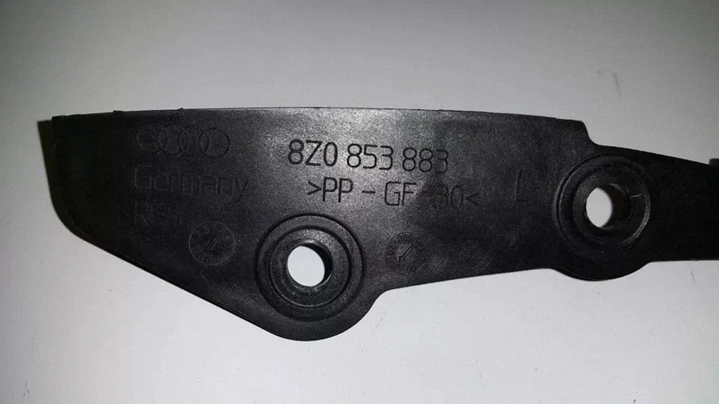 Rear bumper mounting bracket 8Z0853883