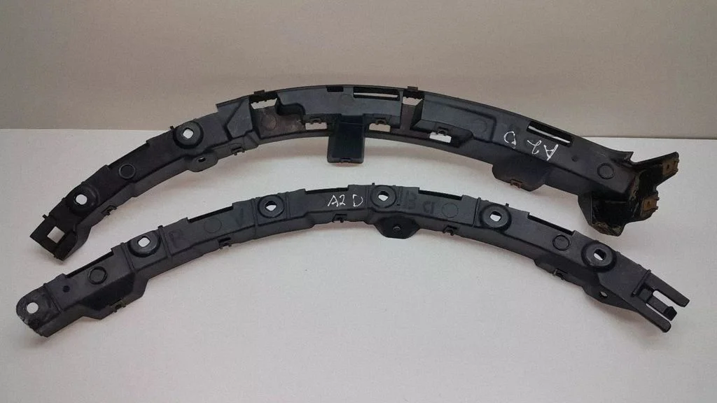 Rear bumper mounting bracket 8Z0853864A