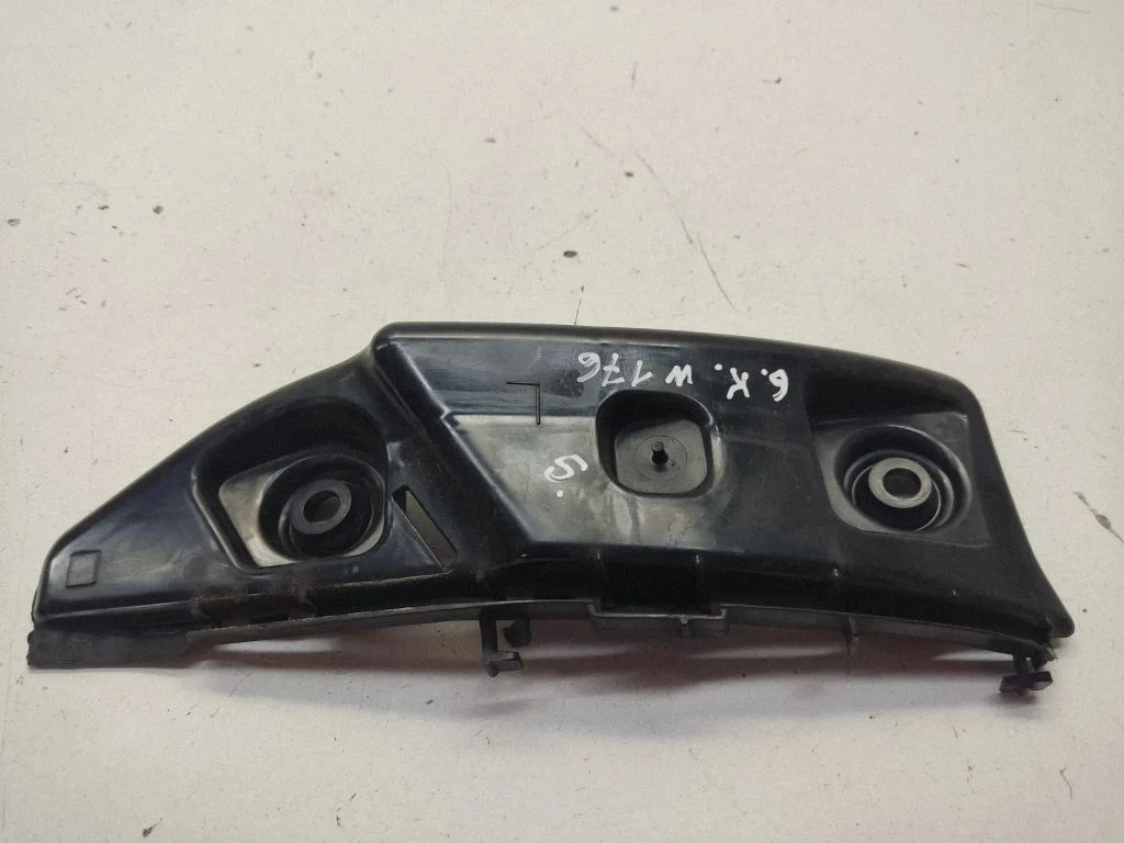 Mocowanie zderzaka tylnego – Mercedes-Benz Klasa A W176 (2012-2018)
