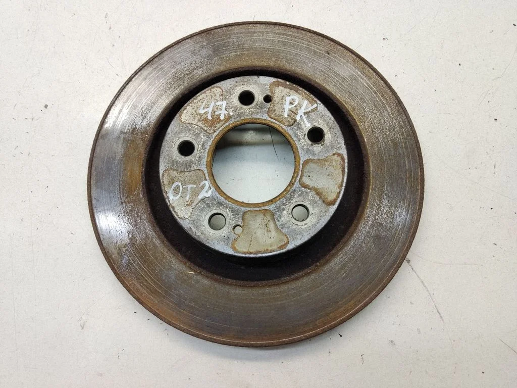 Front brake disc – front left
