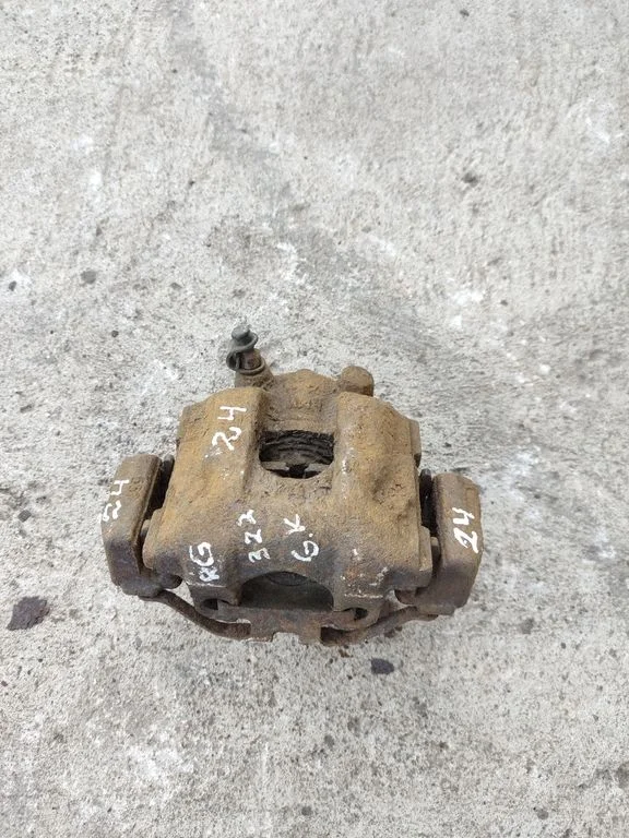 Rear brake caliper – rear left