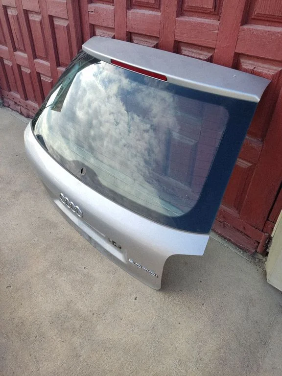 Tailgate/trunk/boot lid – rear
