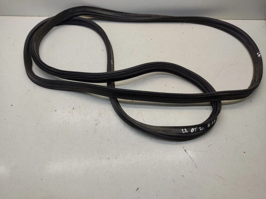 Loading door rubber seal (on body) – Mitsubishi Outlander (2007-2012)