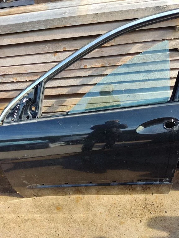 Esiuks – Mercedes-Benz R-klass W251 (2005-2013)