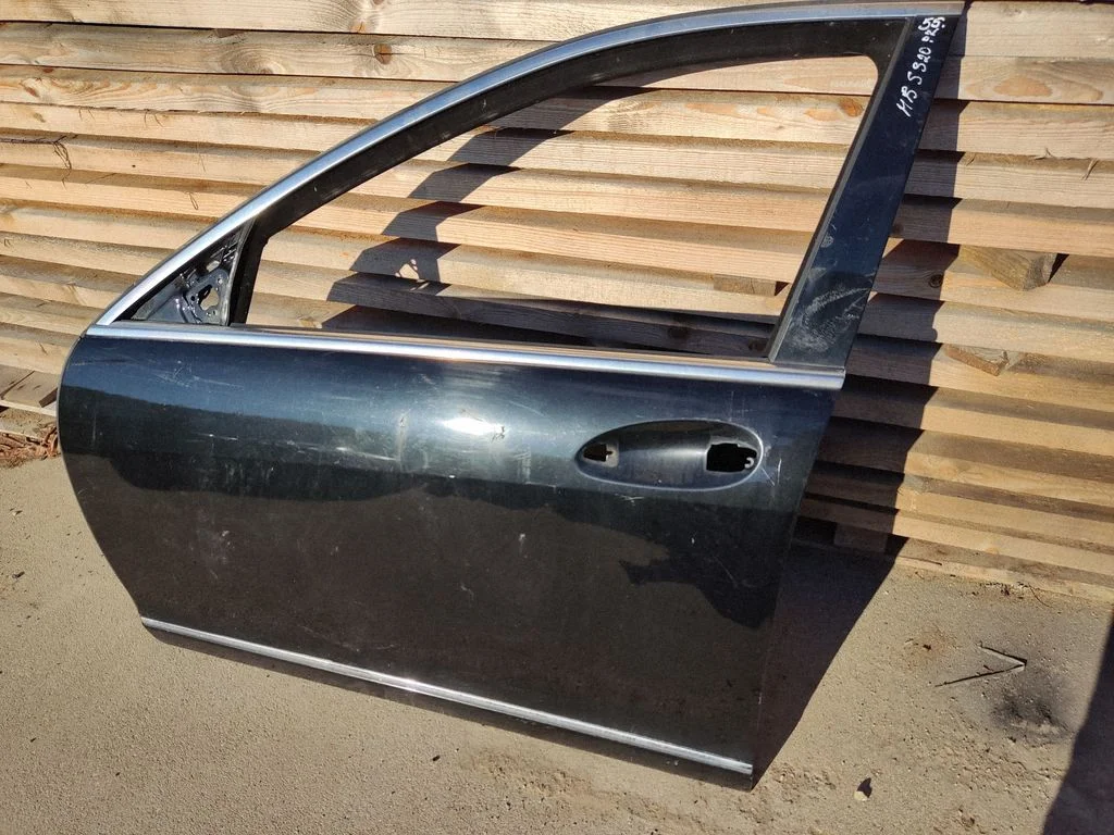 Front door – front left
