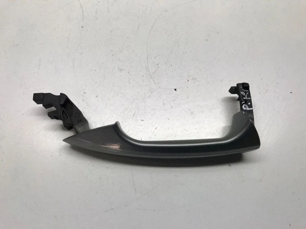 Front door exterior handle – Mercedes-Benz C-Class AMG W204 (2007-2014)