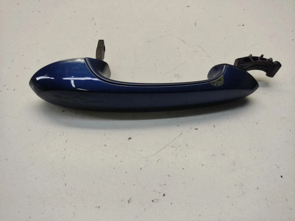 Esiukse välimine käepide 7470541