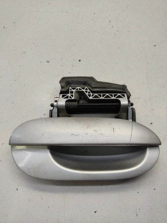 Front door exterior handle – right