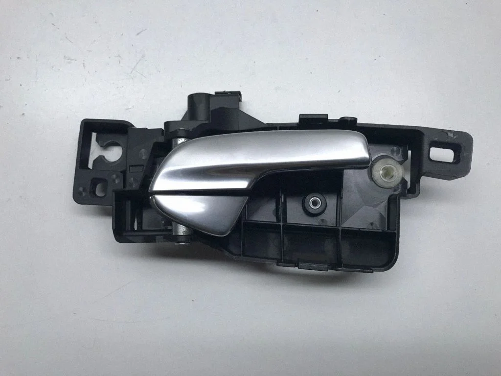 Esiukse sisemine käepide – Ford Mondeo MK IV (2007-2014)