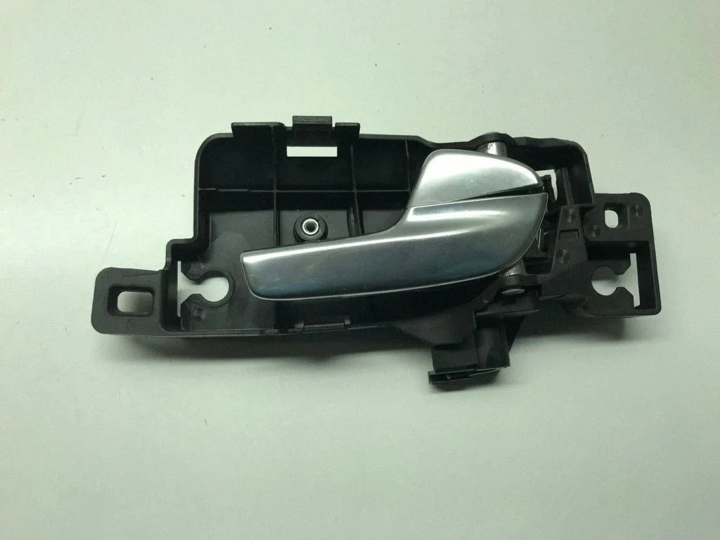 Esiukse sisemine käepide – Ford Mondeo MK IV (2007-2014)