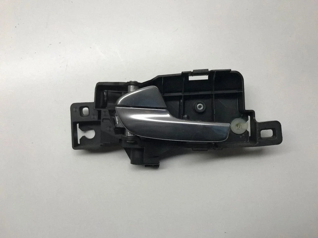 Esiukse sisemine käepide – Ford Mondeo MK IV (2007-2014)