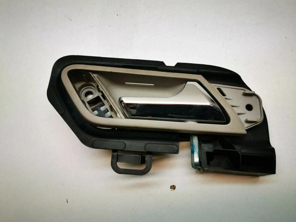 Front door interior handle – Mercedes-Benz R-Class W251 (2005-2013)