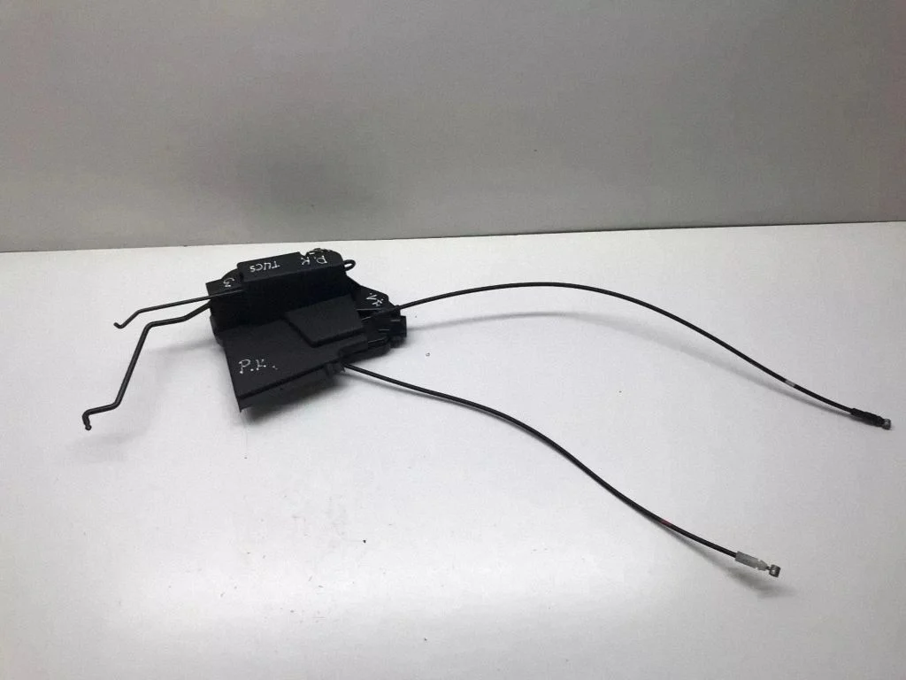 Front door lock – left