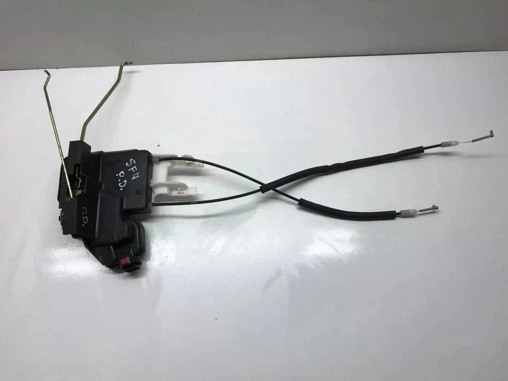 Front door lock – right