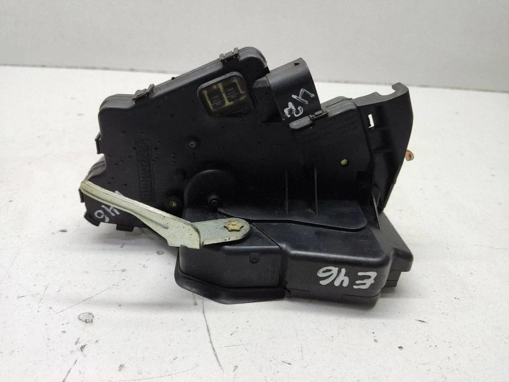 Front door lock 8206408