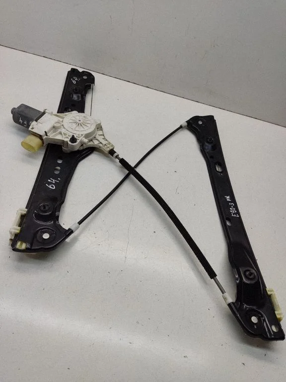 Front door window regulator with motor 7060266S