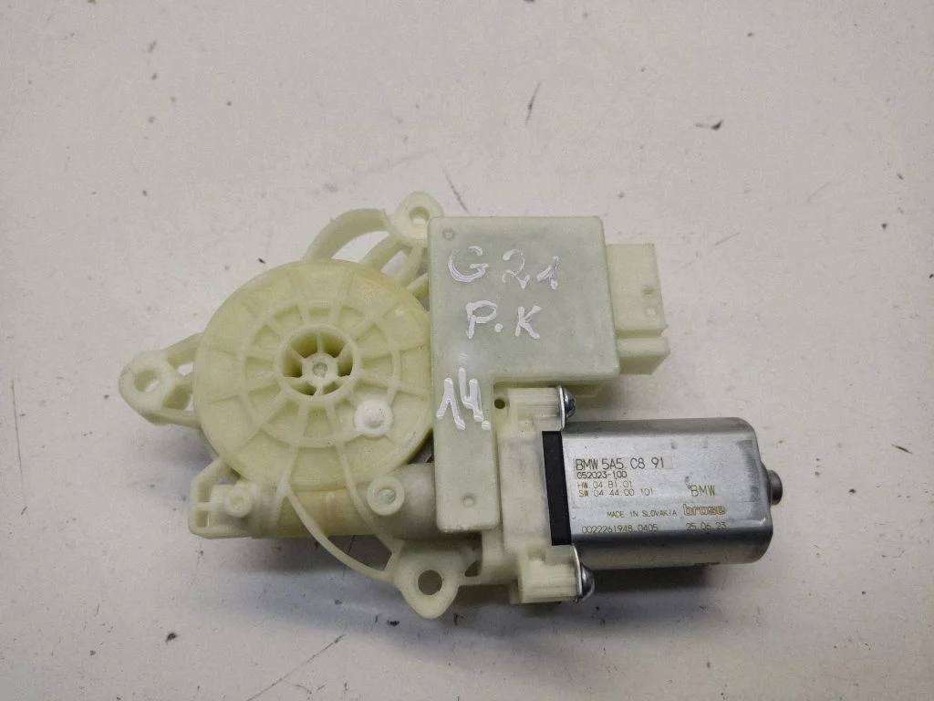 Front door window regulator motor – BMW 3 Series G20 G21 (2019-)