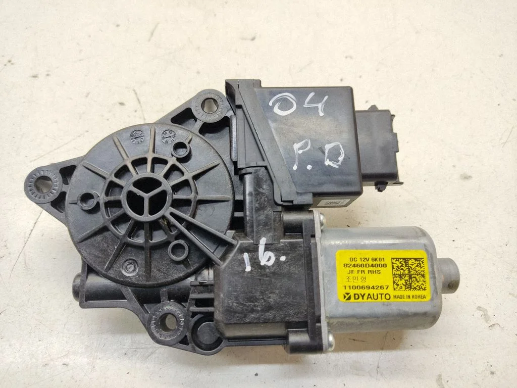 Priekšējā loga pacēlāja motoriņš 82460D4000
