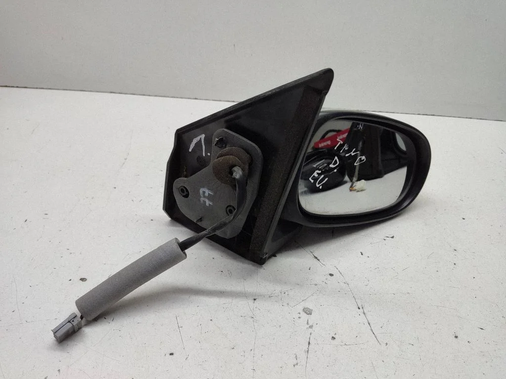 Esiukse elektriline välispeegel – Nissan Almera N16 (2000-2010)