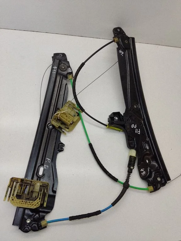 Front window lifting mechanism without motor – BMW 5 Series F10 F11 (2009-2016)