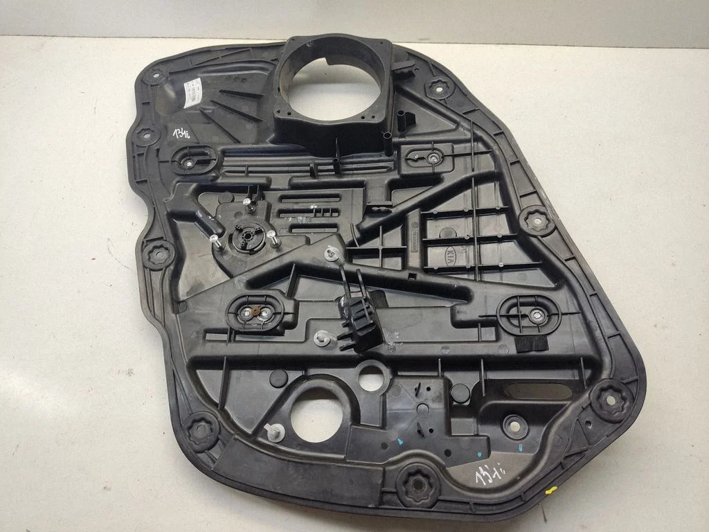 Front window lifting mechanism without motor 824812T010